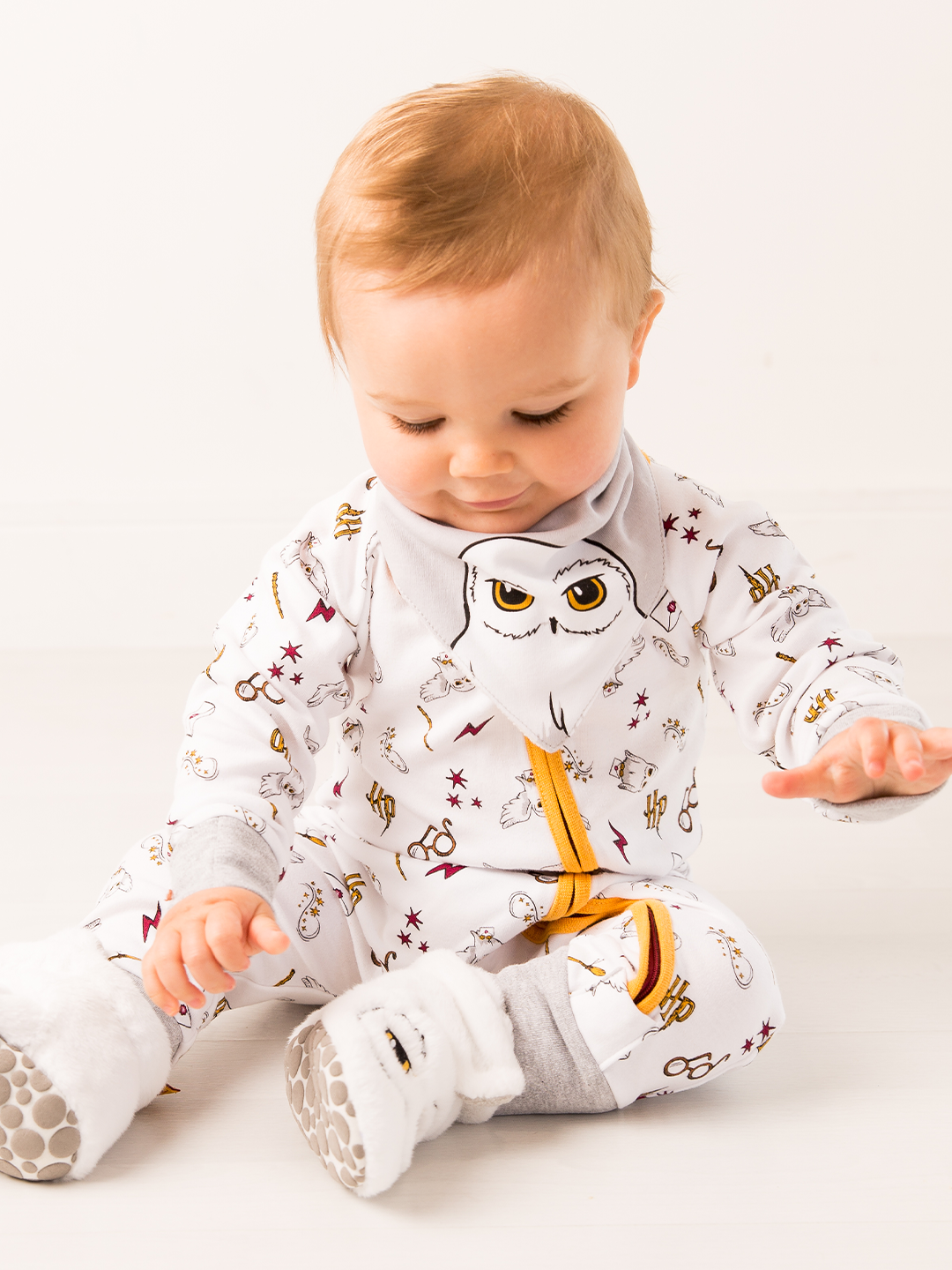 Harry Potter™ Hedwig Bib - Blade & Rose UK