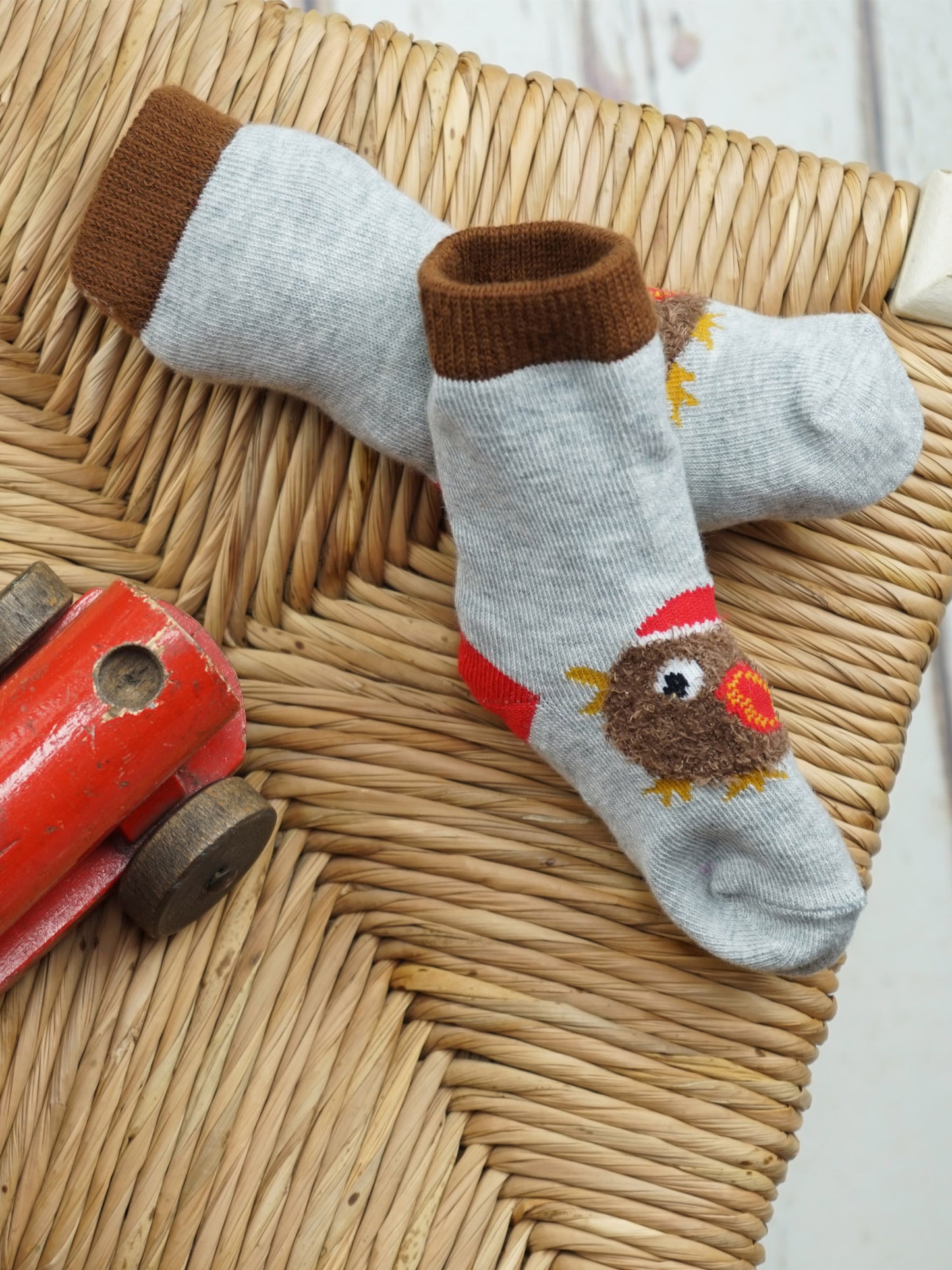 Robin Socks 7-10 years