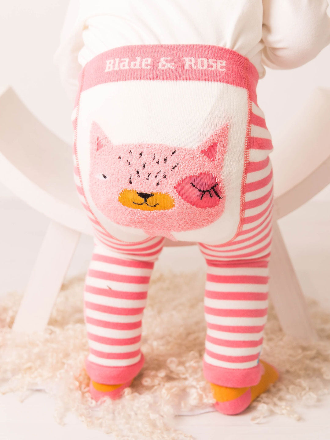 Willow the Cat Top Blade & Rose